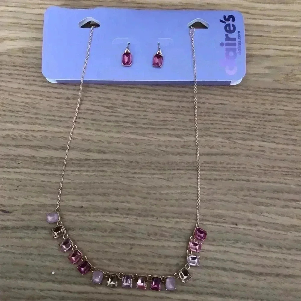 🆕Claire’s Necklace & Earrings Set🆕